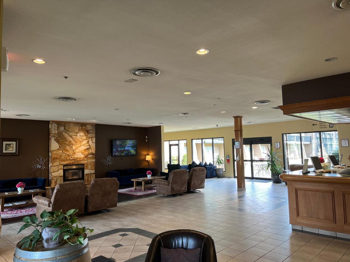 Divya Sutra Plaza And Conference Centre, Vernon, Bc Zewnętrze zdjęcie